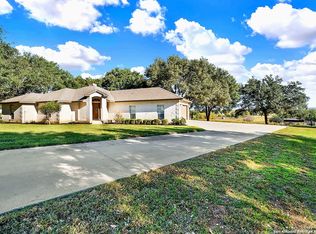 257 Bluffcreek Dr, La Vernia, TX 78121
