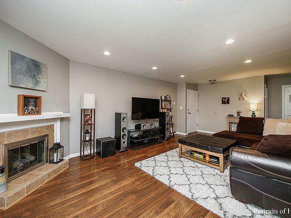 3rd image of 1886 Portsmouth Dr #D
