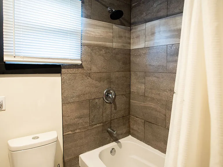 415 Brightwood Ave — Photo 17