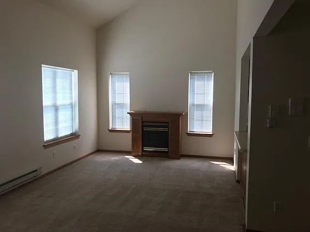 1 bed, 950 sqft, $1,100 — Photo 2