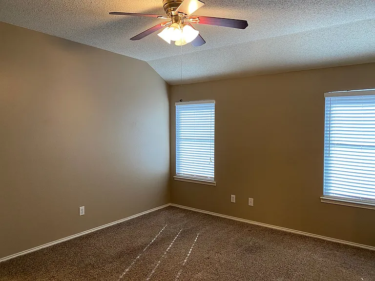 9909 Carter Dr — Photo 17