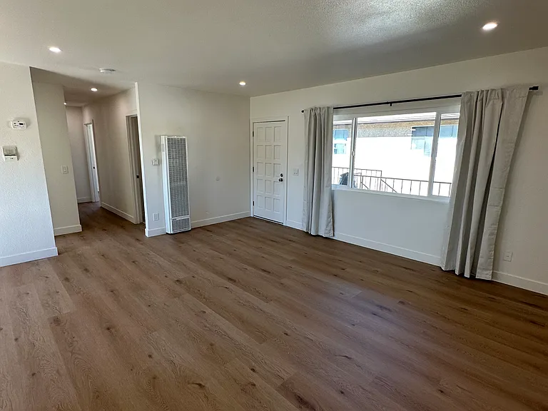 410 Zenith St #3 — Photo 1