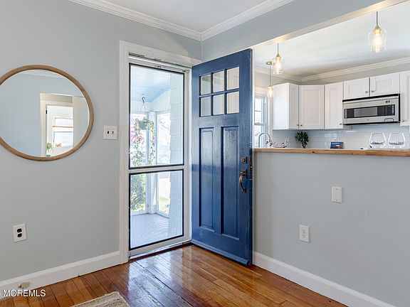 4th image of 813 Ocean Road