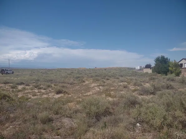 1649 E Silverwood Dr, Pueblo West, CO 81007