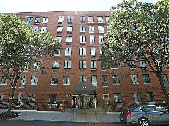 5th image of 410 W 53rd St APT 403