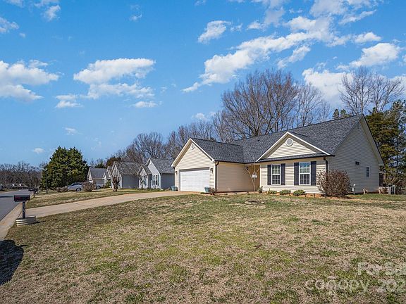 2nd image of 839 Prestwick Dr