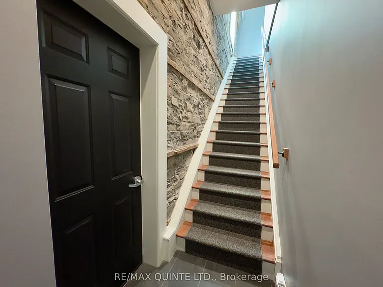 330 Victoria St N #7 — Photo 19