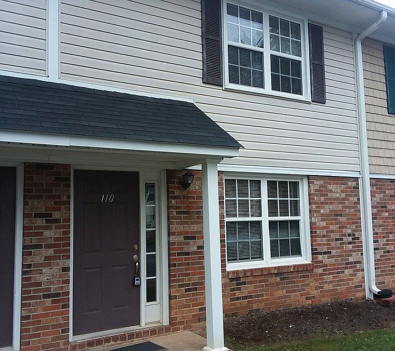 1st image of 110 Silver Brook Dr