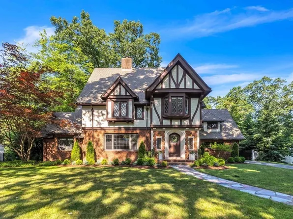 128 Eton Rd, Longmeadow, MA 01106