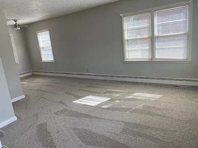 2 bed, 1.5 bath, 884 sqft, $1,050 — Photo 4