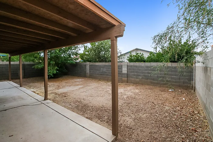 1610 W Houchin Way — Photo 15