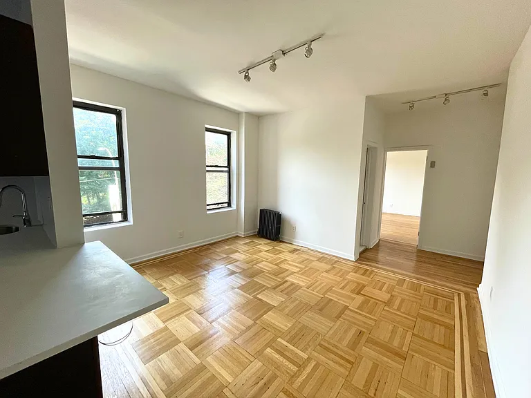 305 Ocean Ave #C9 — Photo 1