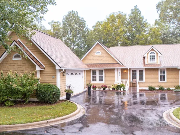 901 Woodlea Ct, Asheville, NC 28806