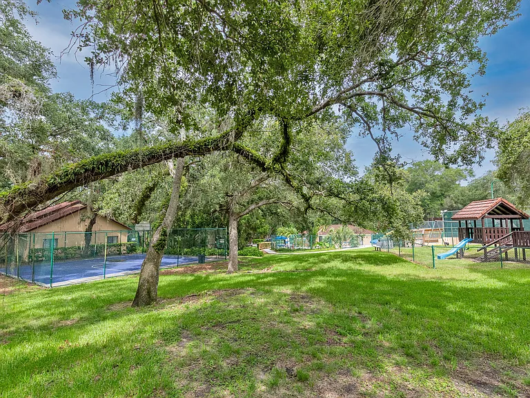 2612 2nd Ct — Photo 33