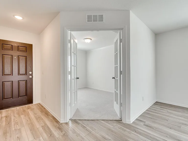 16025 Malaya St — Photo 10