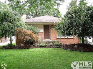 28482 Cleveland St, Livonia, MI 48150