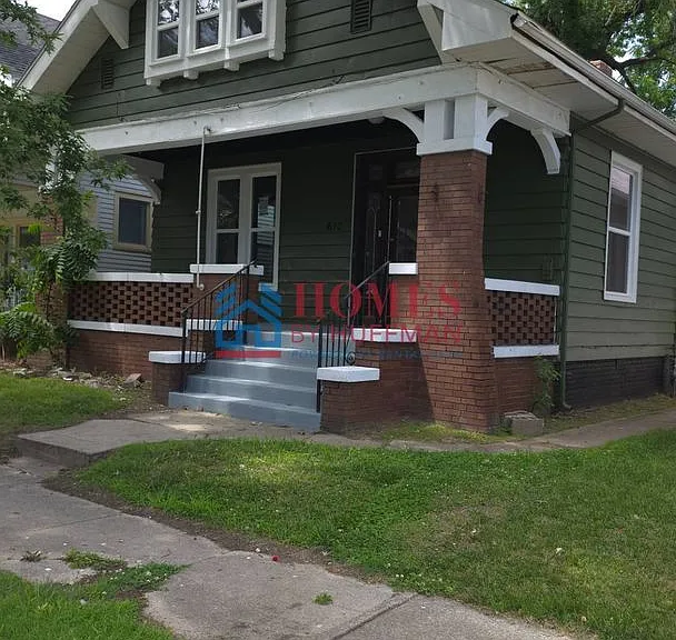 610 E Gum St — Photo 2