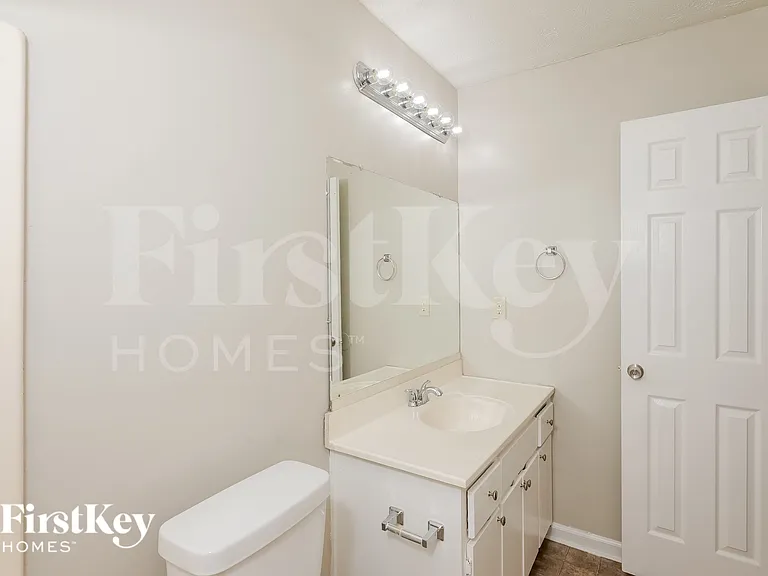 7460 Taylor Rd — Photo 15