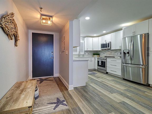 4th image of 900 Gulf Blvd APT 703