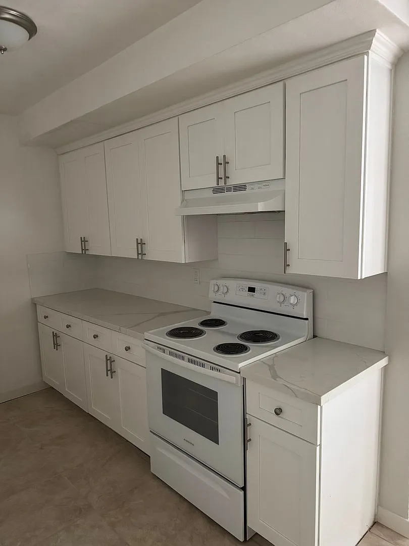 205 E Clifton, Anaheim — Photo 2