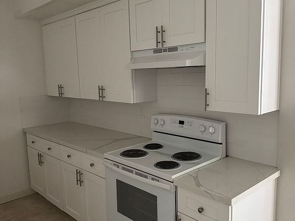 2nd image of 205 E Clifton Ave #12