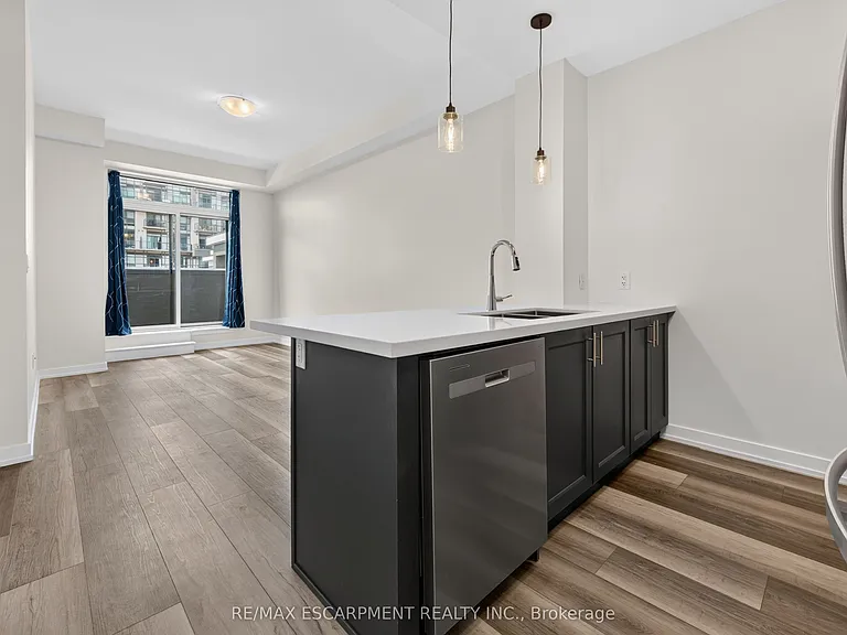 460 Dundas St E #522 — Photo 15
