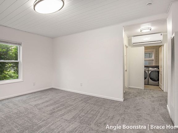 5th image of 267 Center St