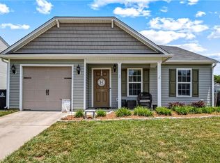 5967 Odenton Ln, Pfafftown, NC 27040
