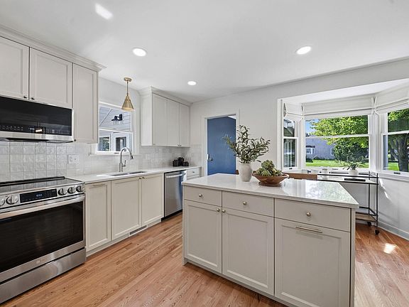 5th image of 7045 Oliver Ave S