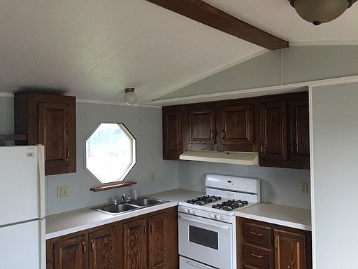 5th image of 14 Brookside Dr