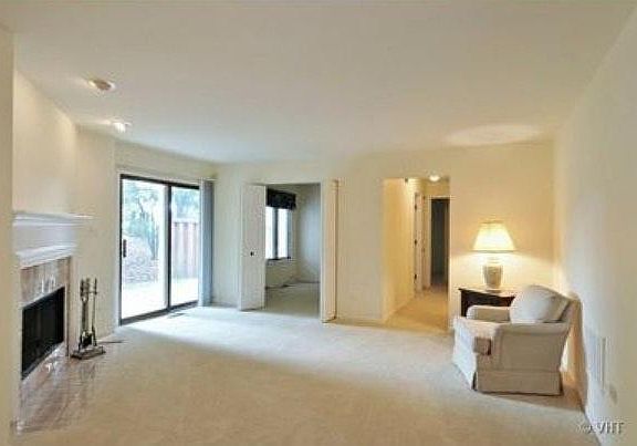 4th image of 972 W Court Pl #B