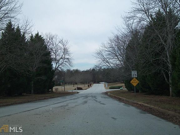 3rd image of 1080 Forest Hills Dr SE