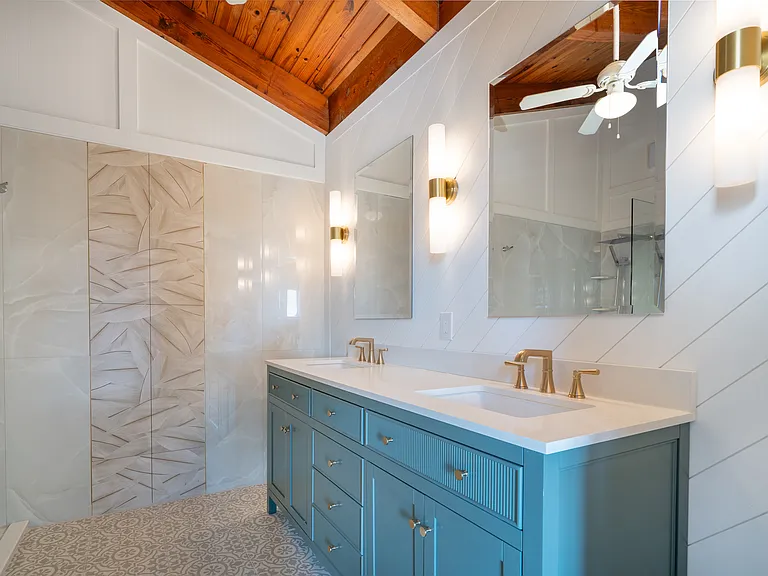 Owners Bathroom
