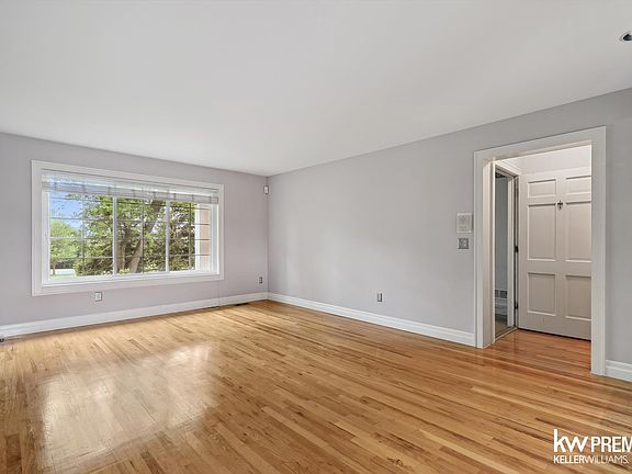 2nd image of 42266 Woodward Ave APT D2