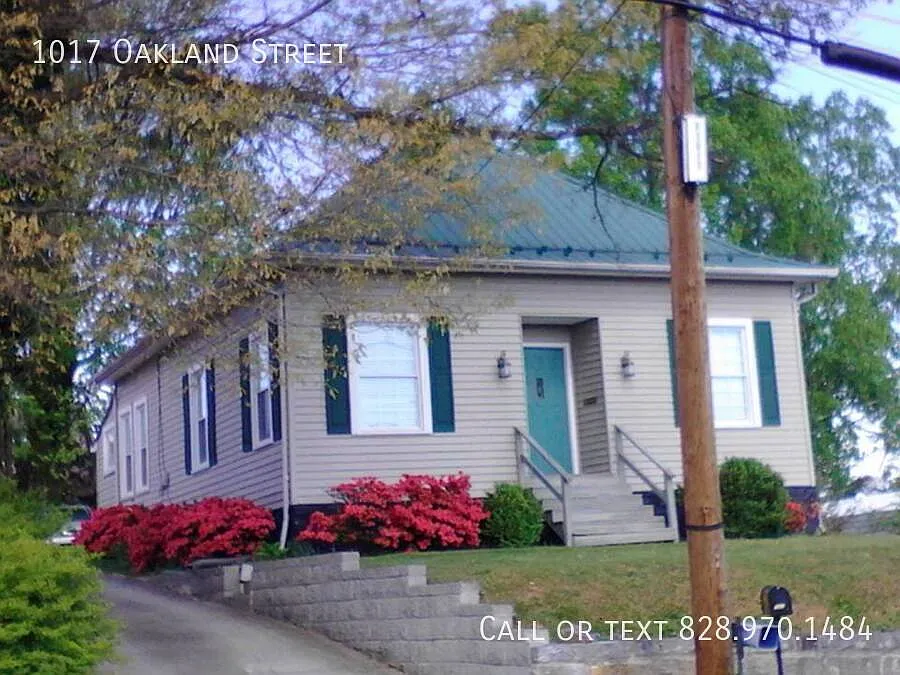 Perfect home in perfect location — Photo 1