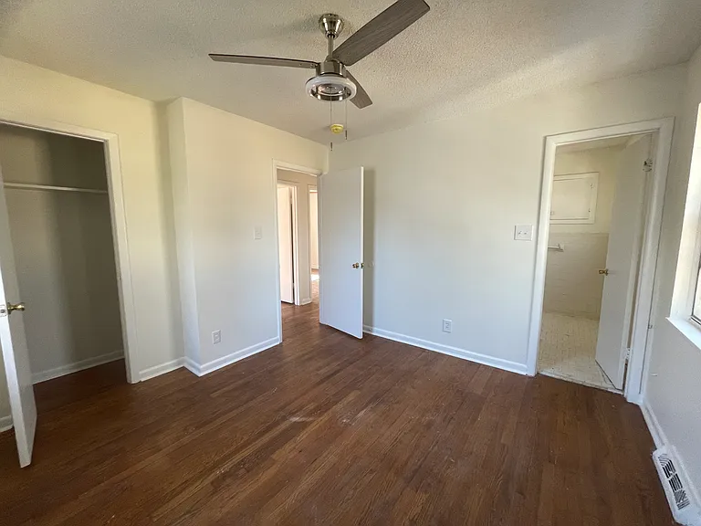 600 Eastbrook Dr NW — Photo 8