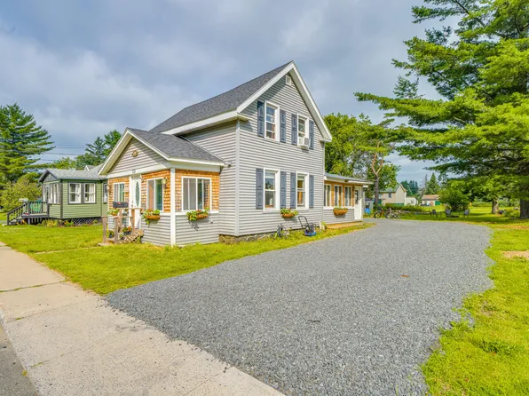 13 Washington St, Tupper Lake, NY 12986