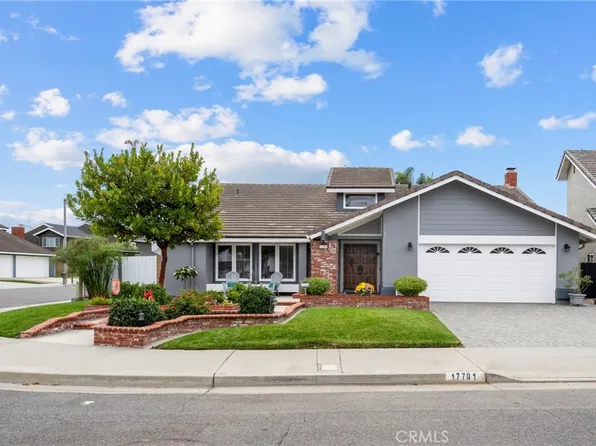 17701 Rainglen Ln, Huntington Beach, CA 92649