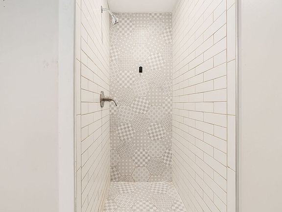 5th image of 857-859 Wilson Ave #857