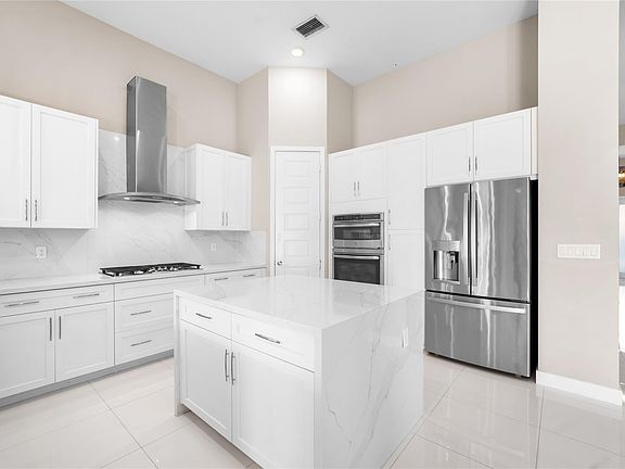 4th image of 10650 Coral Street
