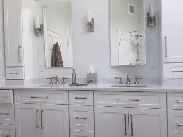 281 Baird Ct, Woodbury, NY 11797