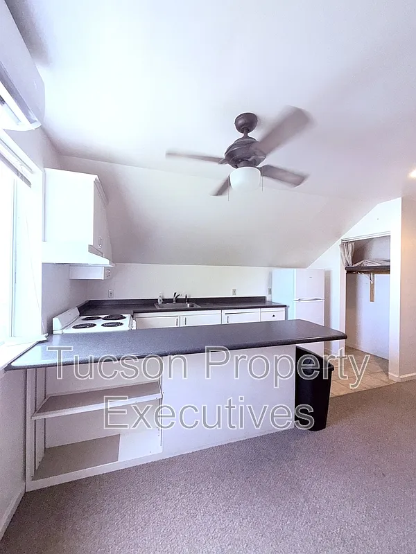Studio, 1.0 bath, 350 sqft, $950 — Photo 2