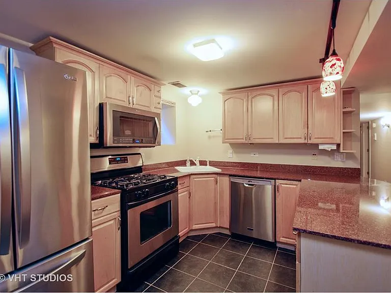 945 W Agatite Ave #G — Photo 9