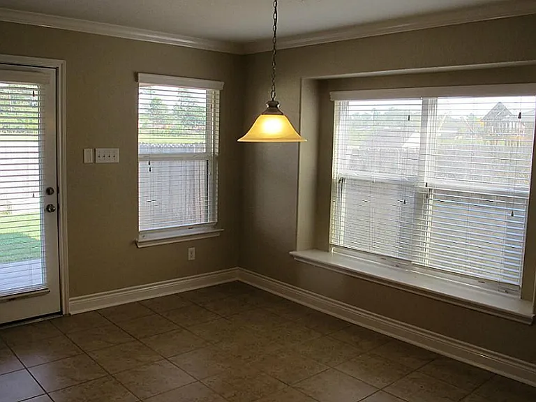 6422 Saragosa Crossing Ln — Photo 16