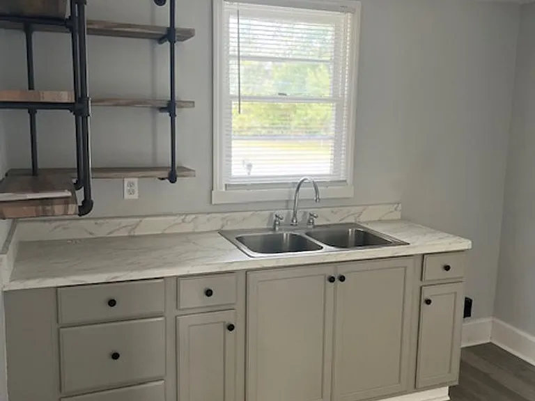 2310 Willingham Dr — Photo 2