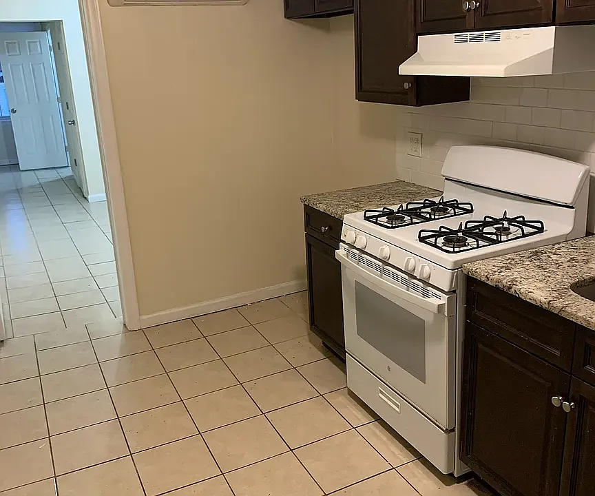 84 Market St #9