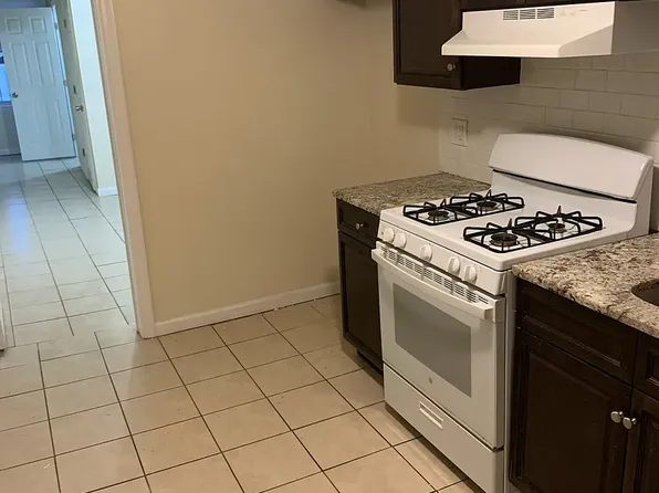 84 Market St, Paterson, NJ