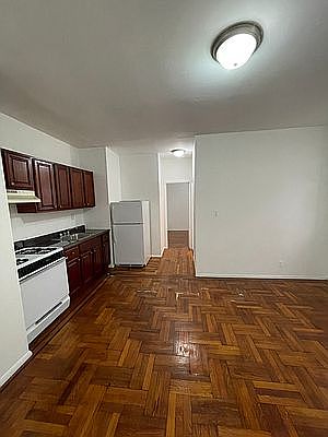 1st image of 2100 Beekman Pl #1D