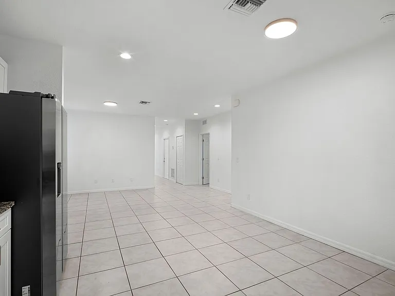 3309 Armstrong Ct — Photo 8