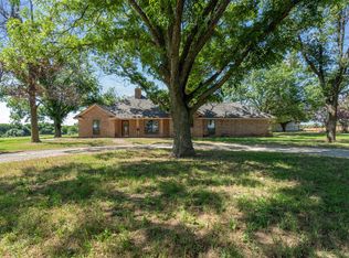 607 Pine Rd, Poolville, TX 76487